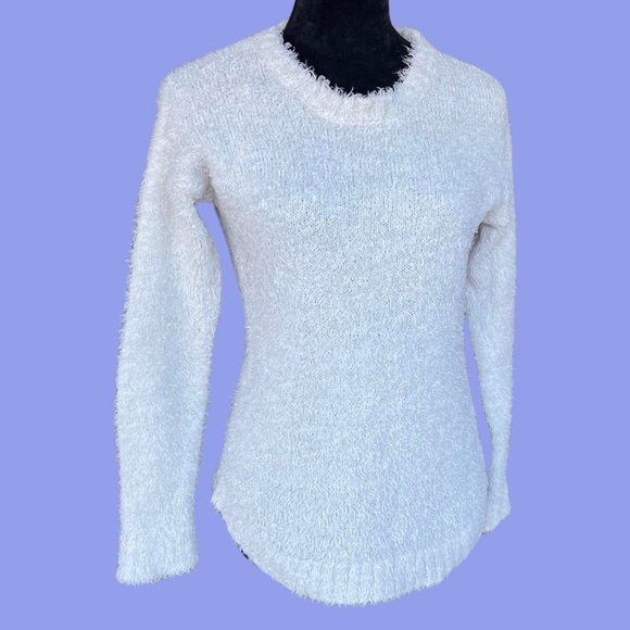 White Sweater - Picture 6 of 7